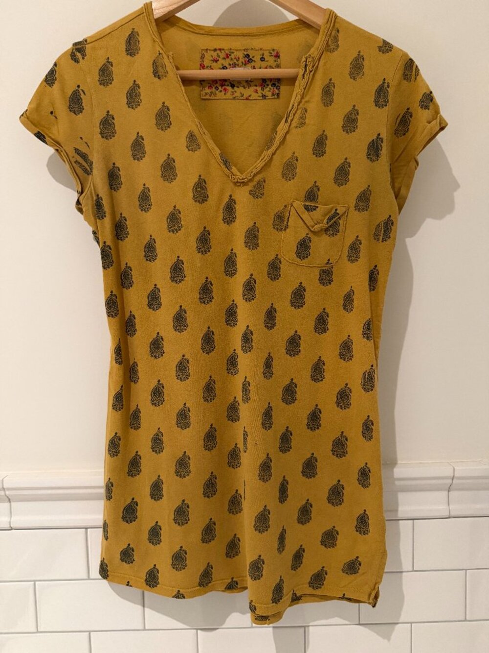 Anthropologie t.la Mustard Block Print Longline V-Neck Pocket Tee XS